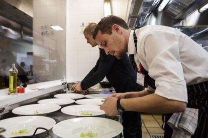 Jonathan Kjølhede Berntsen, jefe de cocina del restaurante danés Clouk, durante el concurso de la Copa Jerez 2013.