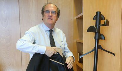 Ángel Gabilondo, en su despacho de la Asamblea.