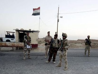 Soldados iraqu&iacute;es en Arar, cerca de la frontera con Arabia Saud&iacute;.