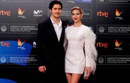 Úrsula Corberó con Chino Darín en el Festival de San Sebastián en septiembre de 2017.