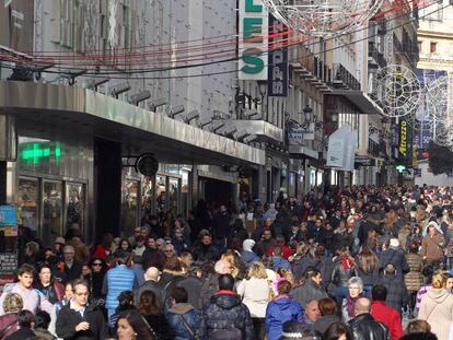 Imagen de la calle Preciados de Madrid durante la campaña de Navidad.