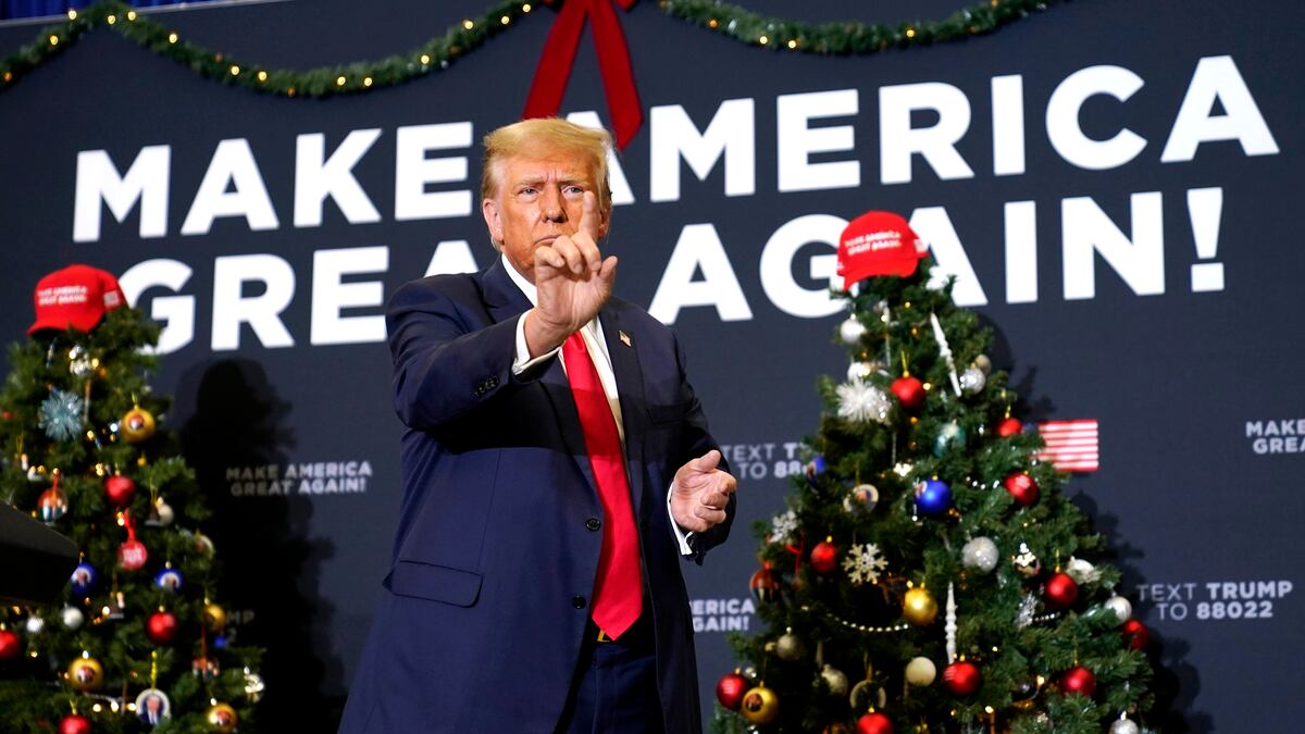 Trump: "Joe Biden y los lunáticos de extrema izquierda están desesperados por pararnos"