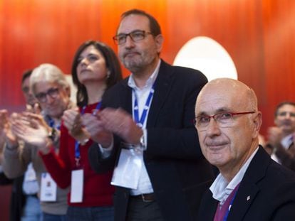Josep Antoni Duran, a la derecha, junto a Ramon Espadaler, en el centro, el d&iacute;a que el primero present&oacute; su dimisi&oacute;n como l&iacute;der de Uni&oacute;.
