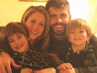 Shakira, Piqué y sus dos hijos: Milan y Sasha.