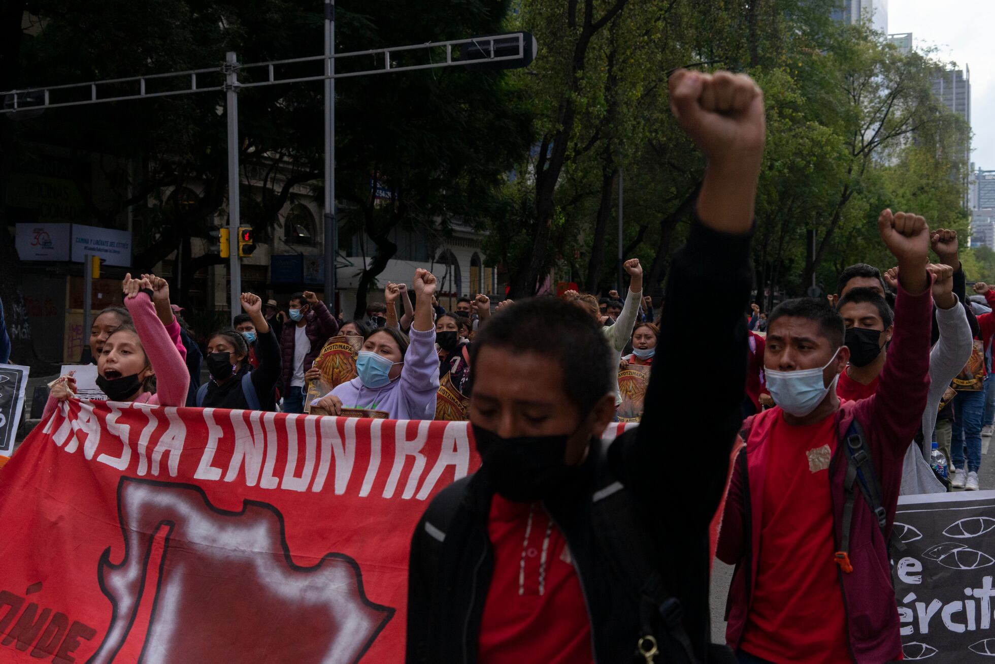 La marcha por los ocho años de la desaparición de los 43 normalistas de ...