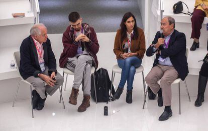De izquierda a derecha: José Álvarez Junco, Ernesto Castro, Pilar Velasco y Jesús Ceberio.