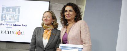 Las ministras de Hacienda María Jesús Montero, y de Economía Nadia Calviño. 