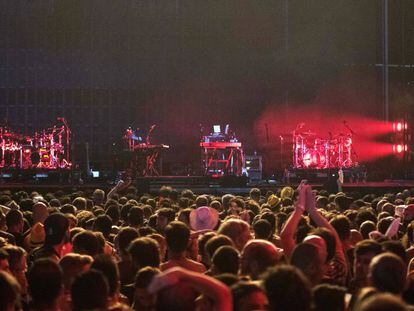 Imagen del escenario vacío tras la cancelación del concierto de Massive Attack.