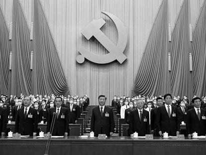 El presidente chino Xi Jinping (en el centro), el 16 de octubre, en el vigésimo Congreso Nacional del Partido Comunista chino en Pekín.