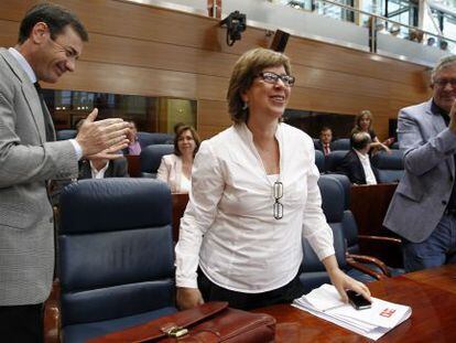 Manu Menéndez vuelve a ocupar su escaño en el pleno de la Asamblea de Madrid.