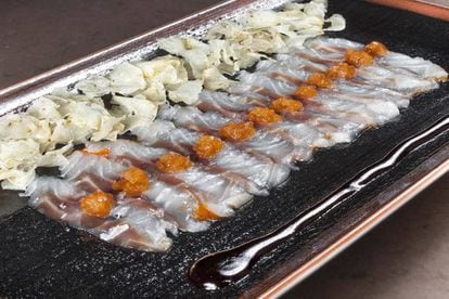 Usuzukuri de lubina en 99 Sushi Bar en Madrid. J.C. CAPEL