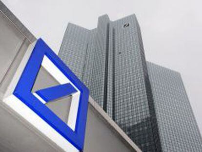 Logo de Deutsche Bank en la sede del banco en Fr&aacute;ncfort