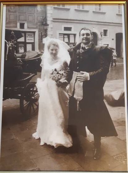 Retrato de Agnieszka y Tomasz Korpowski el día de su boda en Varsovia.