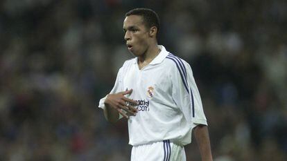 Valmiro Lopes Rocha, Valdo, cuando militaba en el Real Madrid, en 2001, durante un partido contra el Athletic de Bilbao.
