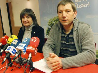 Rufi Etxeberria y Maribi Ugarteburu, ayer en la rueda de prensa en San Sebasti&aacute;n.