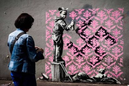 Una de las obras de Banksy aparecidas en París en junio.