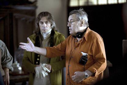 Javier Bardem y Milos Forman, en el rodaje de 'Los fantasmas de Goya'.