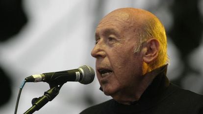 Mikel Laboa, en el concierto por la paz celebrado en San Sebastián en 2006.