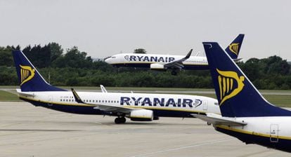 Aviones de Ryanair en el aeropuerto de Stansted (Londres)