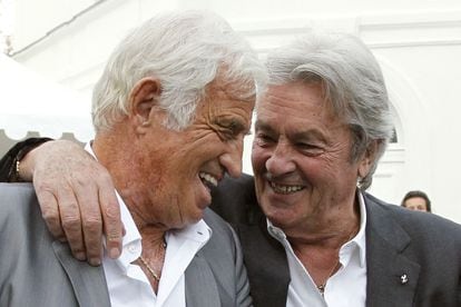 Jean-Paul Belmondo y Alain Delon, en la inauguración en 2010 del museo dedicado a Paul Belmondo, padre del actor.