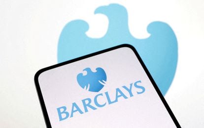 FILE PHOTO: FILE PHOTO: Barclays Bank logo is seen in this illustration taken March 12, 2023. REUTERS/Dado Ruvic/Illustration/File Photo