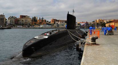 El submarino de la armada rusa “Novorossiysk” atracado en el muelle España de Ceuta el pasado agosto.