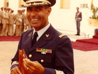 El teniente coronel Kadur Terhzaz, en los años setenta.