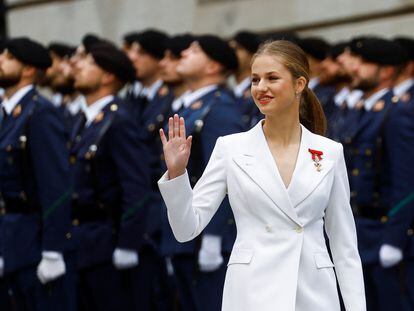 La princesa Leonor de España llega para prestar juramento sobre la Constitución en las Cortes Generales.