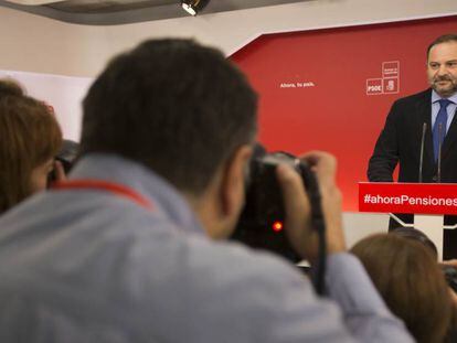 José Luis Ávalos, antes de la rueda de prensa.