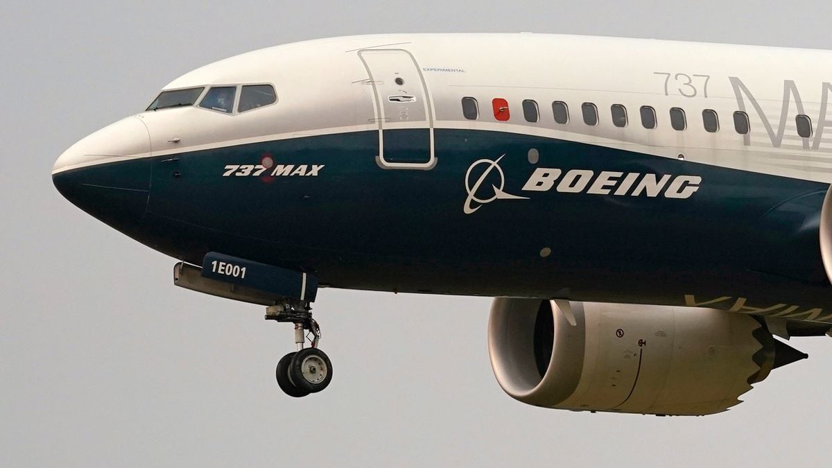 Un tribunal de EE UU imputa a un exjefe de pilotos de Boeing por los  accidentes del 737 MAX que dejaron 346 muertos | Economa | EL PAS