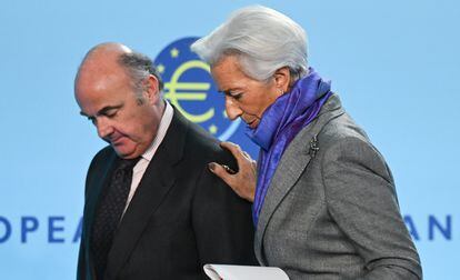 Christine Lagarde, presidenta del BCE, y el vicepresidente del supervisor, Luis de Guindos.