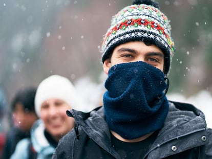 Su tejido es elástico y se pueden colocar como bufanda o como gorro de invierno. GETTY IMAGES.