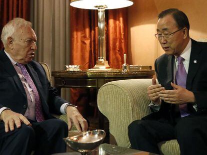 El ministro español de Exteriores, José Manuel García-Margallo, con el secretario general de la ONU, Ban Ki-moon.