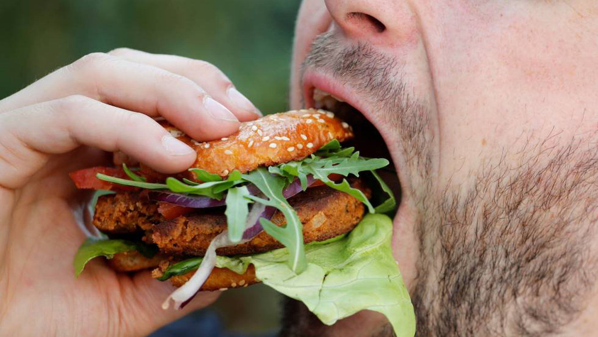 Educación Nutricional: ¿Qué pasa cuándo su hijo se come una bolsa de  gusanitos?