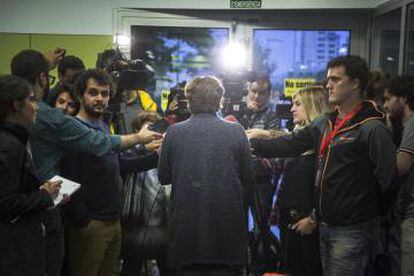 Ada Colau declarando a los medios de Comunicacion.