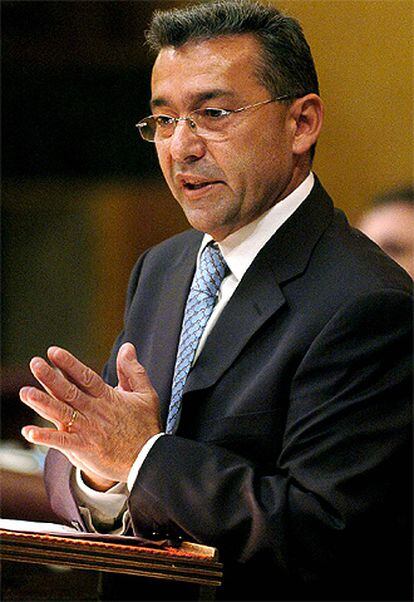 El portavoz de CC en el Congreso, Paulino Rivero, durante su intervención en la segunda jornada del debate.