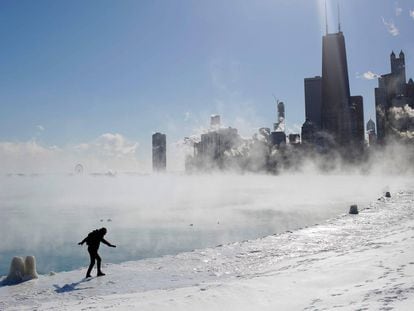 El lago Michigan helado en enero, en Chicago, Illinois.