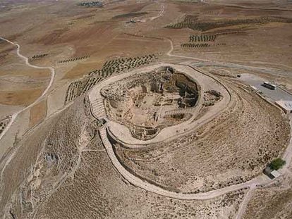 Vista aérea del lugar donde se alzaba en el pasado el palacio Herodión, donde se ha encontrado la tumba de Herodes I el Grande.
