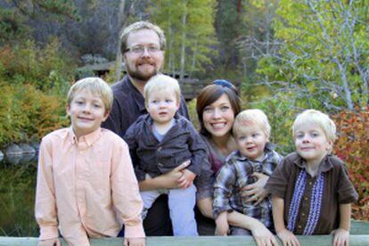 La familia Green al completo. Los padres, Ryan y Amy. Y los hijos: Caleb (siete años), Elijah (dos años), Joel (cuatro años) e Isaac (cinco años).