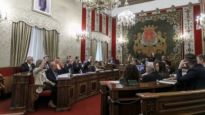 Imagen del pleno del Ayuntamiento de Alicante, del pasado mes de abril, antes de la dimisión del concejal Manuel Jiménez.