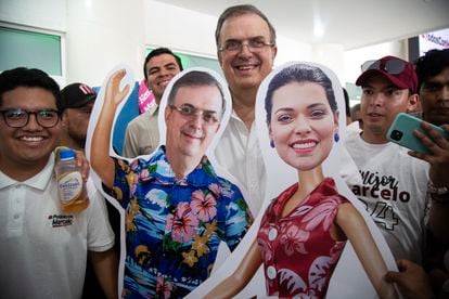 Marcelo Ebrard posa para un retrato en Puerto Vallarta. 