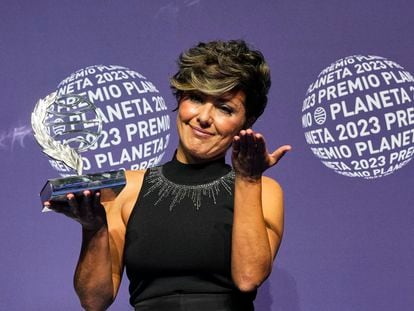 Sonsoles Ónega recogía el Premio Planeta el 16 de octubre en el Museo Nacional de Arte de Cataluña, en Barcelona.