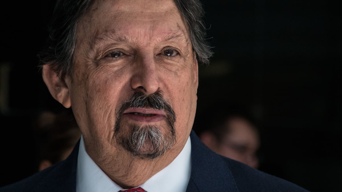 Napoleón Gómez Urrutia, el polémico dirigente sindical que planta cara a las grandes mineras