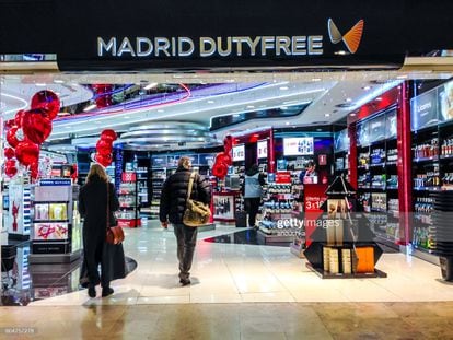 Una tienda de 'duty free' en el aeropuerto de Madrid.