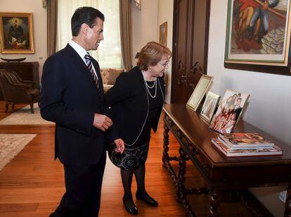 Peña Nieto y Bachelet durante su encuentro privado en México.