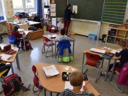 Estudiantes en una escuela de Eichenau, al sur de Alemania.