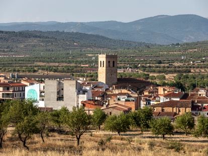 Vista de  la población valenciana de Aras de los Olmos.