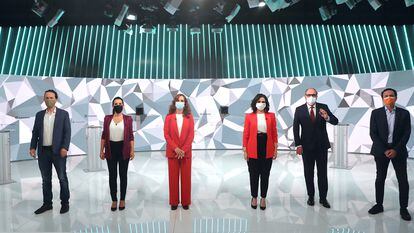Desde la izquierda, Pablo Iglesias, Rocío Monasterio, Mónica García, Isabel Díaz Ayuso, Ángel Gabilondo y Edmundo Bal, durante el debate del miércoles.