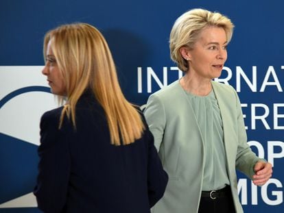 A la izquierda, la primera ministra de Italia, Giorgia Meloni, y la presidenta de la Comisión Europea, Ursula von der Leyen.