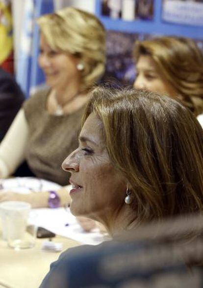 Ana Botella y Esperanza Aguirre, durante el Comité de Dirección Regional que se ha celebrado esta tarde.